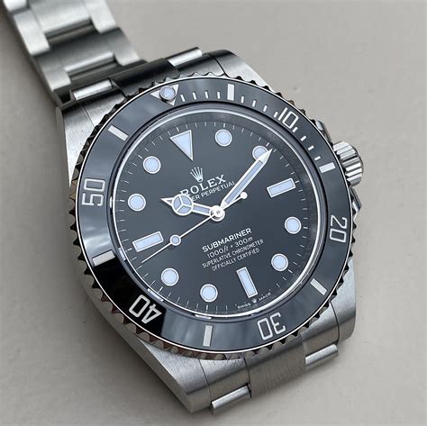 Rolex submariner 124060 vs 400